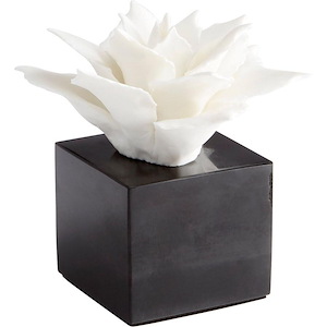 Calendine - Medium sculpture - 5 Inches Wide by 5.75 Inches Long - 844326