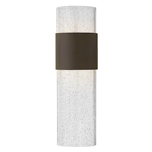 Horizon - 16W 1 LED Medium Outdoor Wall Mount in Modern Style - 5.25 Inches Wide by 17 Inches High - 1212522