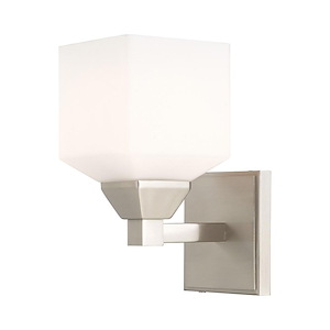 Aragon - 1 Light Wall Sconce in Traditional Style - 4.75 Inches wide by 9.5 Inches high - 831686